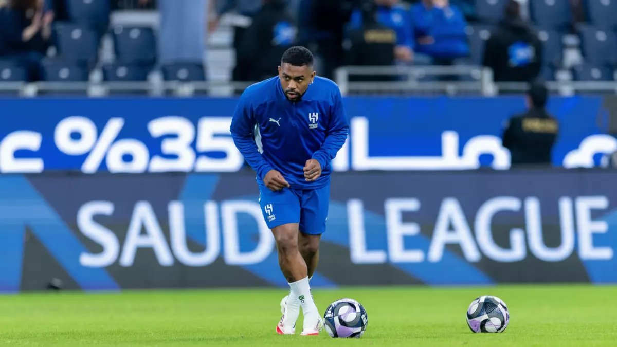 صادم: السالمي يفجر مفاجأة - "أقل نسخة من الدوسري تسحق محرز".. والسبب سيصدمك!