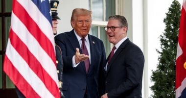 لست تشرشل..دفاع عن ستارمر بعد سخرية ترامب وهجومه الثالث فى 24 ساعة