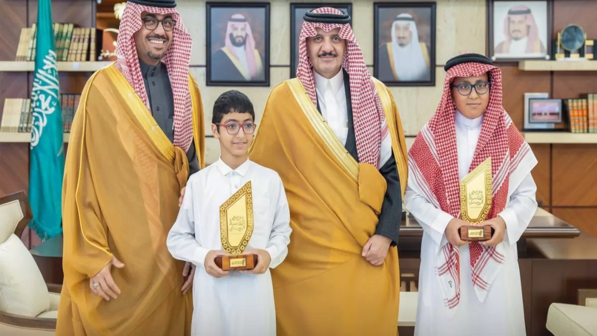 عاجل: أمير الشرقية يكرّم أبطال القرآن الكريم ويعلن جوائز 75 ألف ريال - 721 متسابق تنافسوا في موسم القادسية!