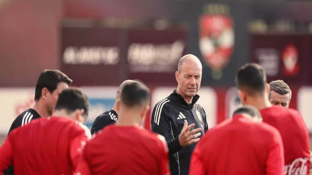 عاجل: الأهلي يدخل معركة المقاولون بغيابات صادمة... هل تدمر حلم الصدارة؟