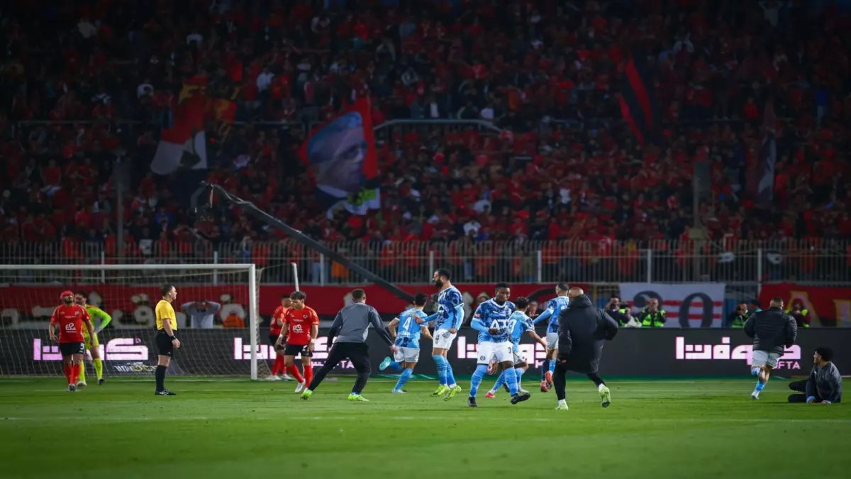 فيديو: تطور صادم في ملف الأهلي وبيراميدز... نادٍ مصري يلجأ للقضاء السويسري لسحب لقب الدوري من الأهلي!