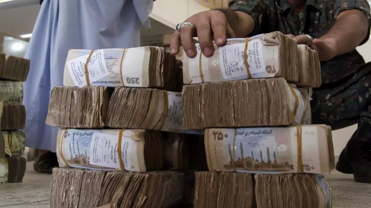 عاجل: انتهت المعاناة... صرف مرتبات شهرين كاملين لمنتسبي الدفاع مساء اليوم!