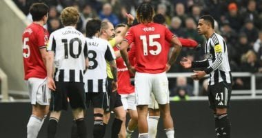 نيوكاسل يونايتد ضد مان يونايتد.. هدفان وطرد فى شوط أول مثير بالبريميرليج