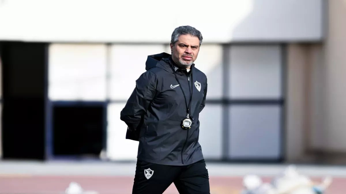 شاهد: جلسة سرية لمعتمد جمال مع لاعبي الزمالك… تحضيرات صادمة لمواجهة الإتحاد المتفجر - القمة على المحك!