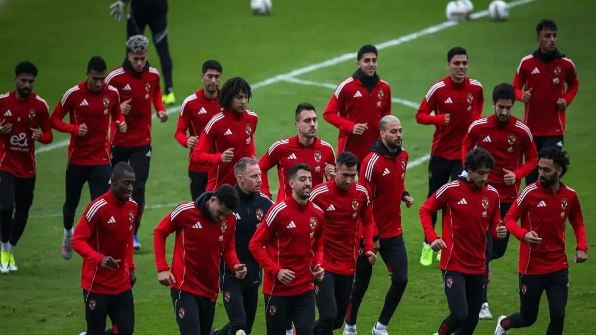 عاجل: توروب يفجر مفاجآت تكتيكية صادمة أمام المقاولون… هل ينتزع الأهلي الصدارة الليلة؟