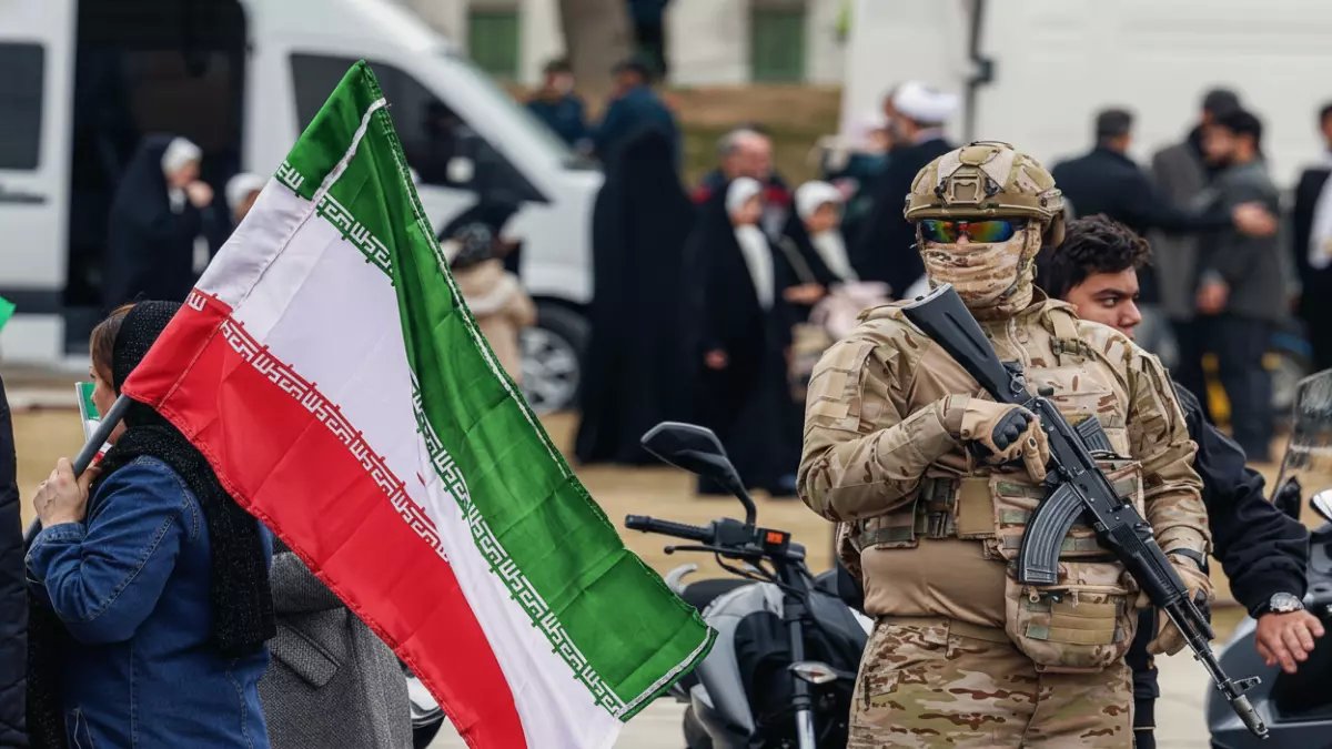 عاجل: اليوم السادس من الحرب الشاملة - إسرائيل تدك طهران وأمريكا تُغرق 20 سفينة إيرانية!