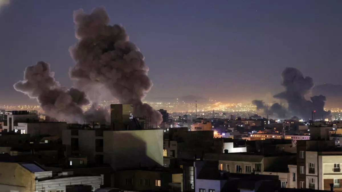 عاجل: الحرب تدخل يومها السادس... انفجارات مدمرة تهز طهران وتوغل إسرائيلي خطير جنوب لبنان!