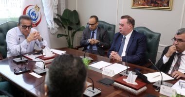 وزير الصحة يدعم المشاريع الطلابية المبتكرة فى مجالات دعم المنظومة الصحية