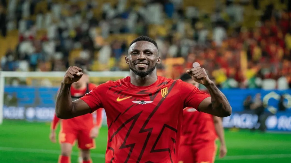 عاجل: مفاجأة في الدوري السعودي - تأجيل مواجهة الخلود والقادسية بسبب مشكلة طيران صادمة… ما القصة الحقيقية؟