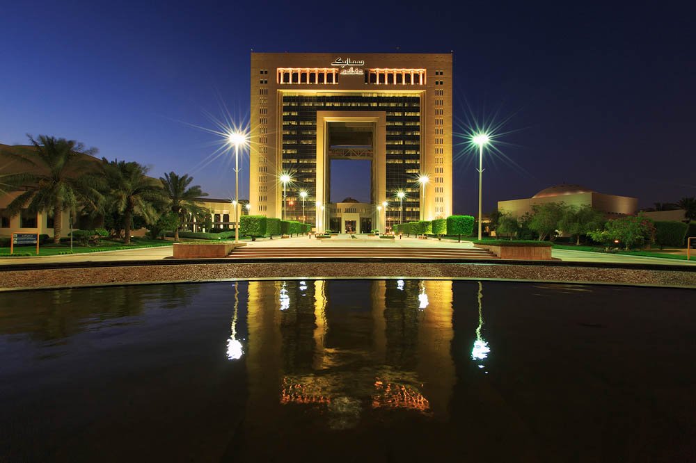 عاجل.. سهم سابك ينتظر قفزة كبيرة بعد قرارين من مجلس الادارة غيرت توجهات الشركة