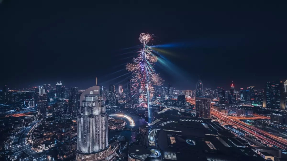 قراريان سياديان من الرياض وأبوظبي يكشفان سر 'هدية 2026'... 4 أيام عطلة رسمية مضمونة لكل موظف