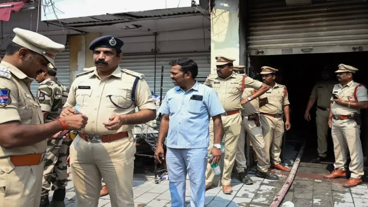 عاجل: شبكة المخدرات العربية تهز الهند... ضبط يمني وفلسطيني بـ2.5 مليون روبية مخدرات!