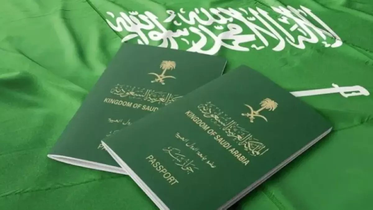 عاجل: نظام الجوازات السعودي يعرف كل شيء عنك منذ 20 عاماً .. وهذا ما يحدث في المطار قبل أن تعلم