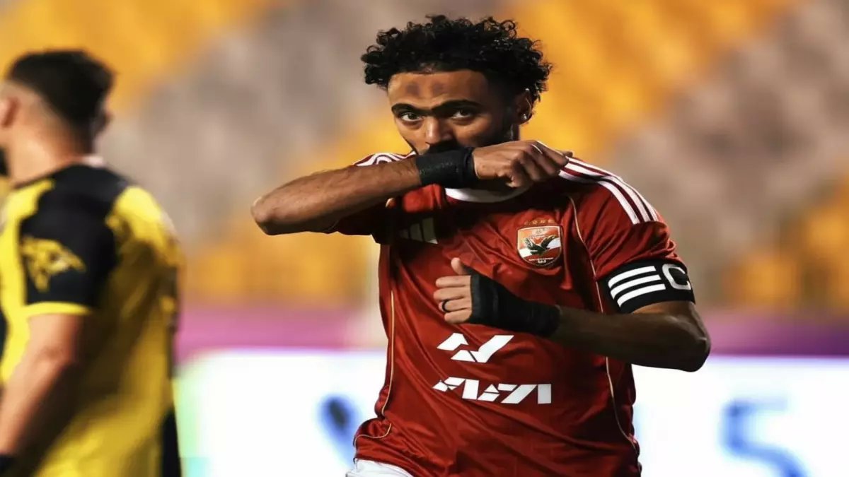 عاجل: الأهلي وبيراميدز يحاصران الزمالك بثلاثية مدوية... هل ينفجر صراع القمة؟