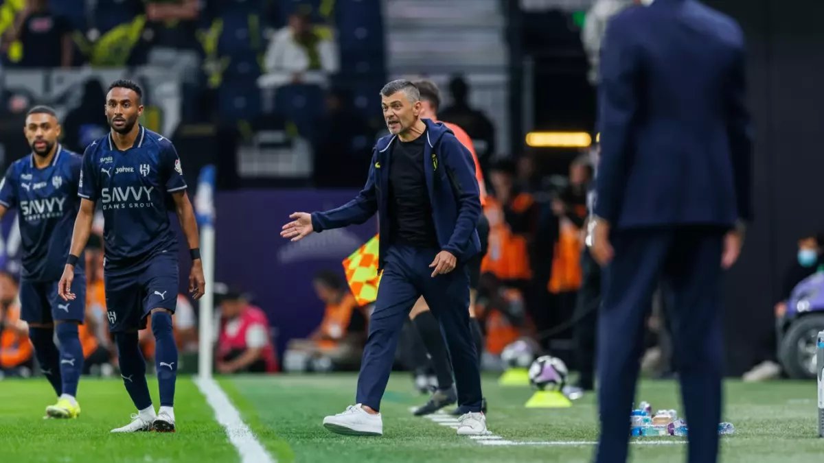 كشف حصري: الخطة السرية لكونسيساو لتفجير ديربي جدة - هذه الصفقة المدمرة التي يخفيها عن الأهلي!