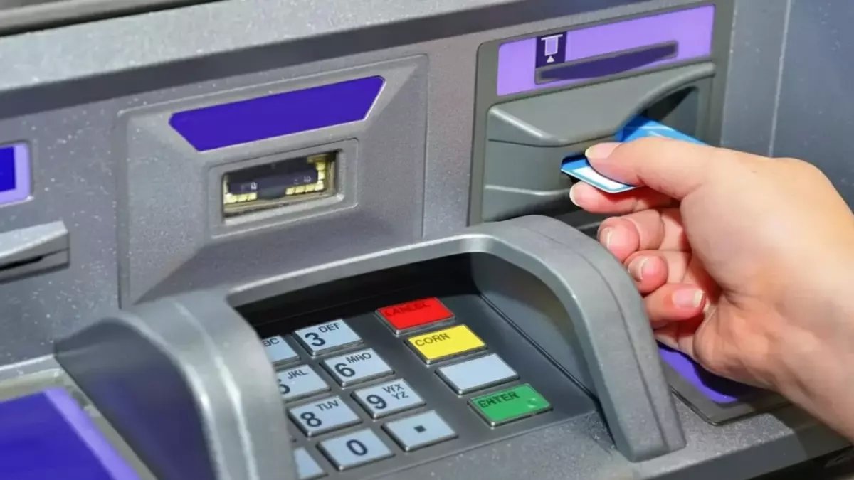 عاجل: البنك المركزي يكشف الحدود الجديدة للسحب النقدي... 250 ألف جنيه يومياً من البنوك!