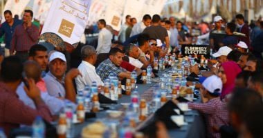 إمبابة بتفرح بأهلها.. 20 ألف وجبة تجمع الآلاف على مائدة إفطار واحدة اليوم