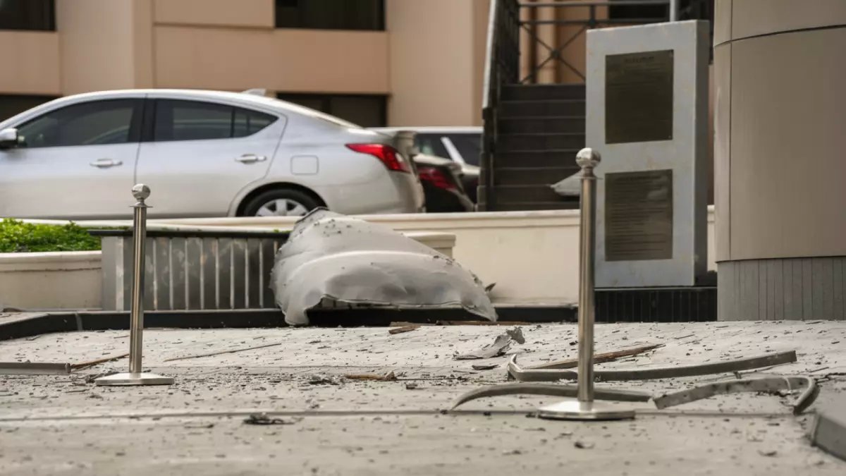 عاجل: إيران تستهدف فنادق البحرين وقطر بـ20 صاروخاً... والسعودية تدمر مسيرات فوق الخرج!