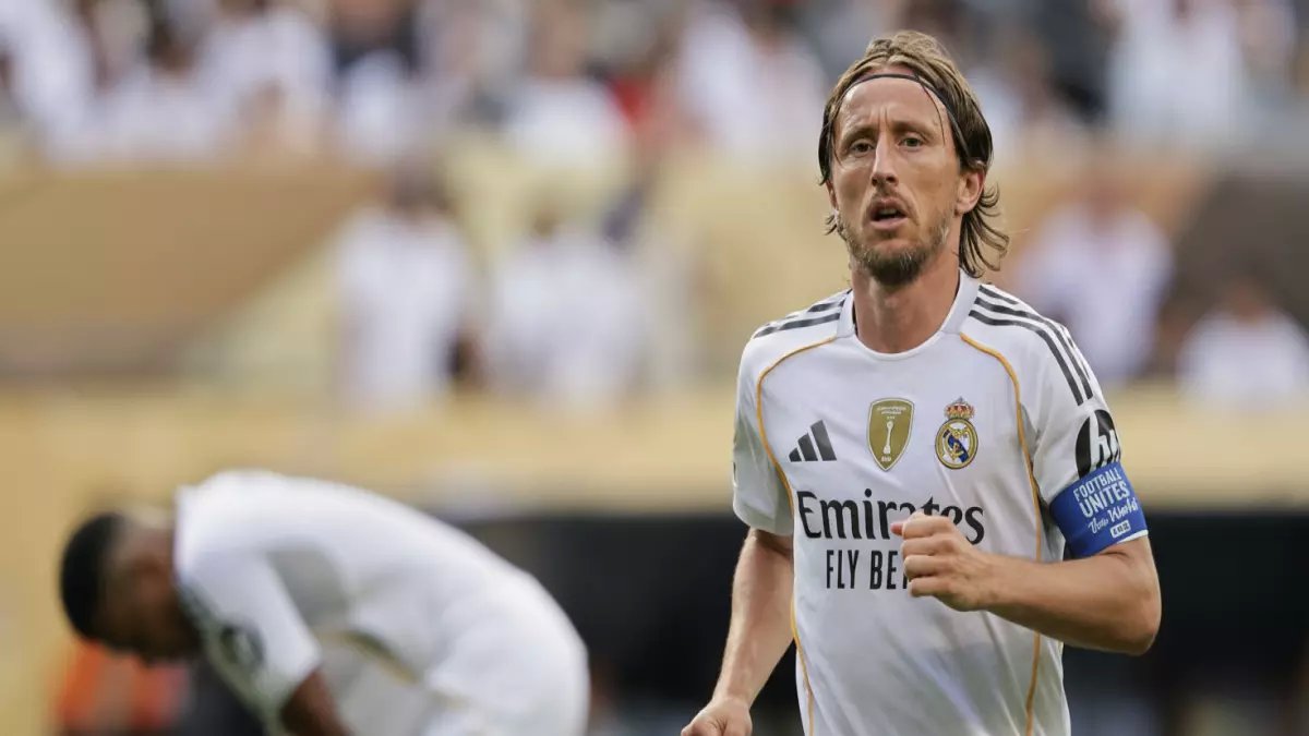 صادم: خبير يكشف الحقيقة المرّة عن مدرب ريال مدريد - "هذا ليس مدرباً بل مختص تنمية بشرية"… وهذه أدلته القاتلة!