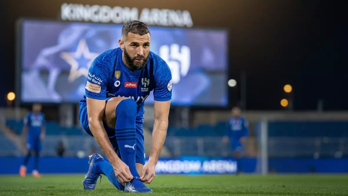 عاجل: بنزيما يعود للهلال بعد 10 أيام غياب... لكن إنزاغي يتخذ قراراً صادماً بشأن مشاركته!