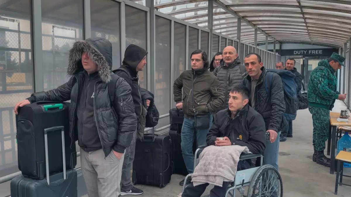 عاجل: أذربيجان تُجلي دبلوماسييها من إيران فوراً بعد قصف مسيّرات طهران لأراضيها!