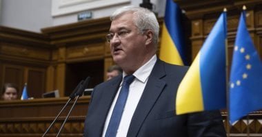 أوكرانيا تتهم المجر باعتقال موظفى بنك حكومى ومصادرة ملايين الدولارات وذهب