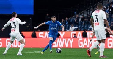 الهلال ضد النجمة.. الزعيم يتفوق بهدف بنزيما في الشوط الأول (فيديو)