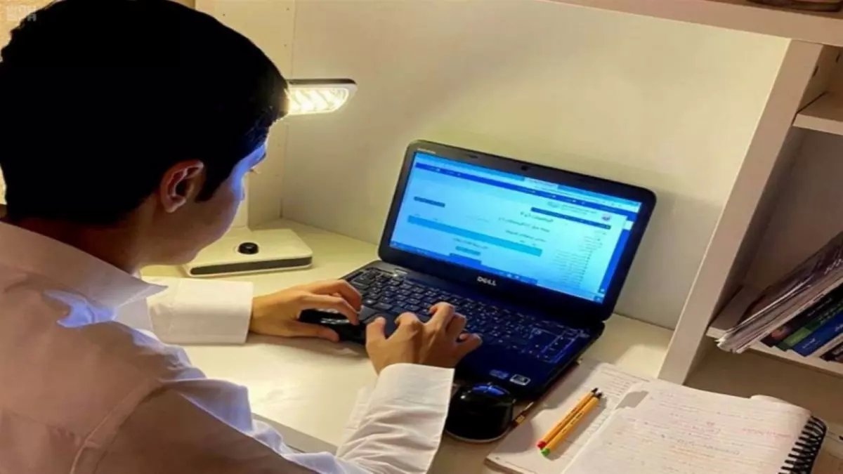 عاجل: السعودية تُعلّق الدراسة فوراً في 3 مناطق كبرى... العواصف الترابية تُجبر مليون طالب للمنازل!