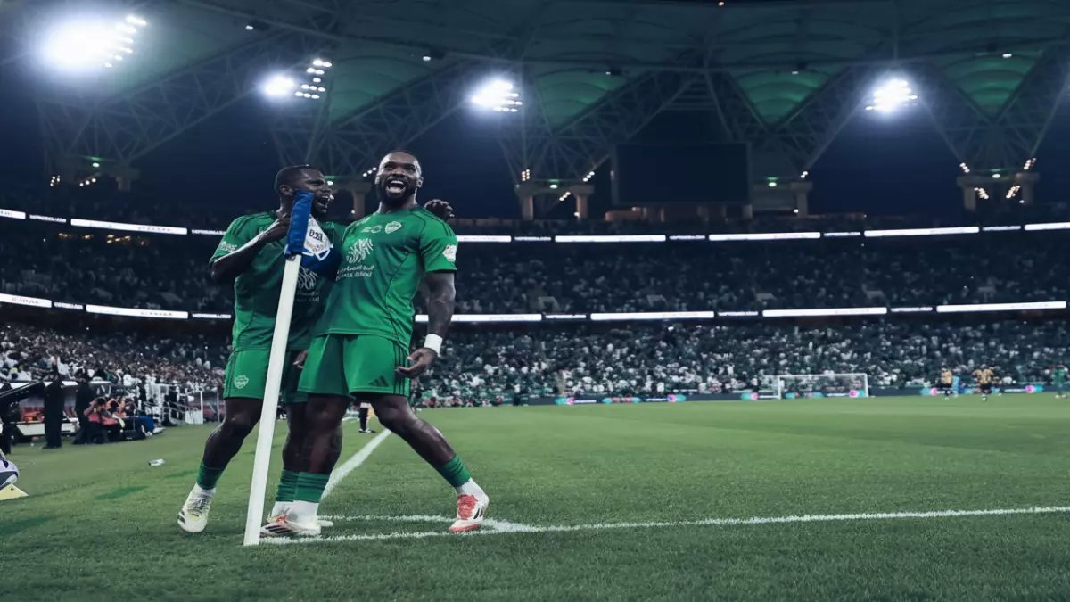 عاجل: سر الاحتفال الذي هز جماهير جدة - إيفان توني يكشف الوعد المؤثر لابنه قبل ديربي النار!