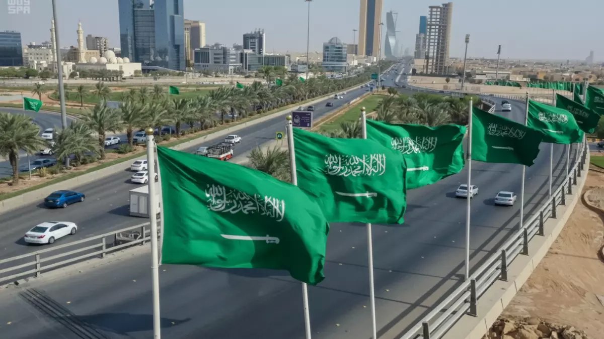 ما قررته وزارة التعليم يبدو مستحيلاً.. لكنه حقيقة: 23 يوماً هدية استراتيجية للموظفين والطلاب!