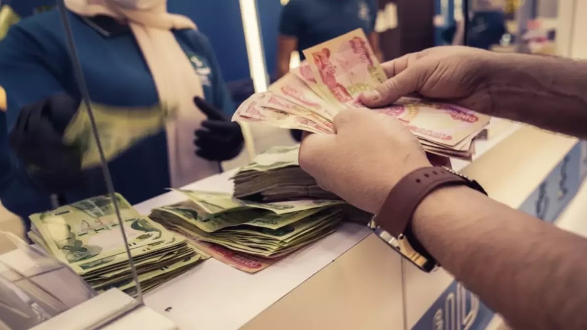 لماذا اضطرت أقوى جهة مالية في العراق لخطوة استثنائية لم تفعلها من قبل؟... لأن تأخير الرواتب لأكثر من يومين عن موعدها المقدس (25 من كل شهر) دفع وزارة المالية العراقية لطلب العمل يومي الجمعة والسبت (30-31 يناير) كجهد استباقي.