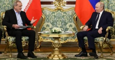 الرئيس الإيراني يناقش مع بوتين آخر التطورات الإقليمية