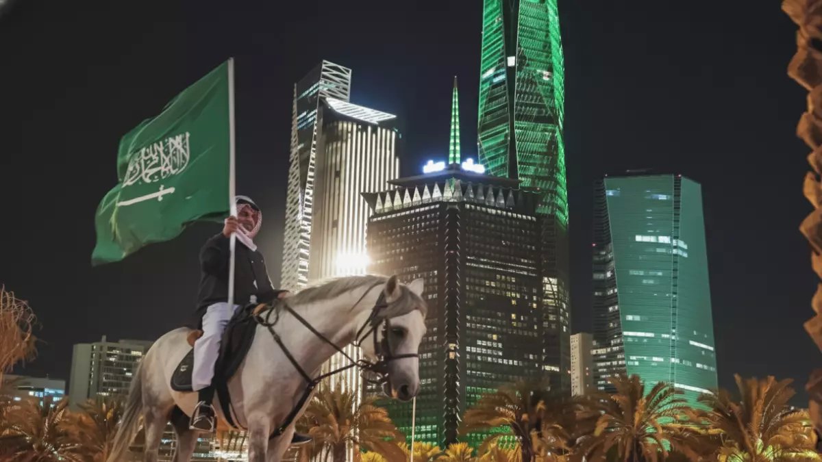 هذا هو النظام الذي قيّد حياة جيل كامل لمدة 60 عاماً... المملكة العربية السعودية تعلن رسمياً عن بداية العصر الجديد بحرية غير مسبوقة.