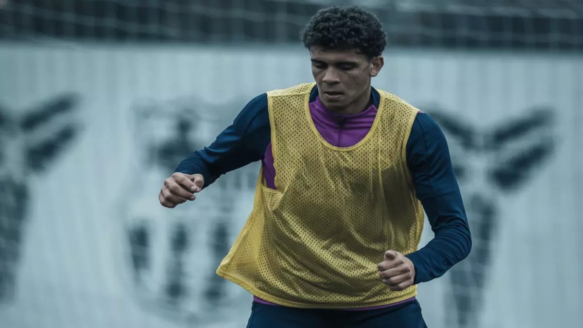 صادم: مدرب برشلونة يصف المصري حمزة عبد الكريم بـ"الموهبة الاستثنائية"... هل نشهد ولادة نجم عربي جديد في لاماسيا؟