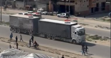 تحمل أعلام مصر.. دخول المساعدات الإنسانية لقطاع غزة.. فيديو