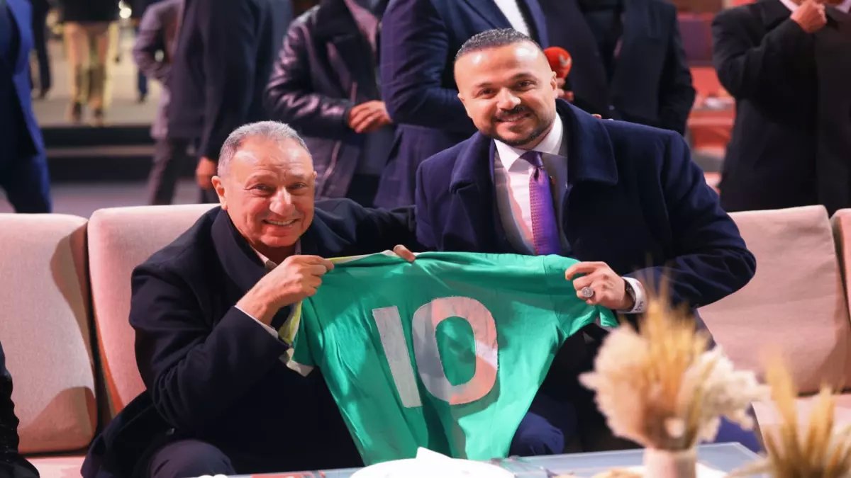 عاجل: محمود الخطيب يدشن مؤسسة أهلاوية بـ مليون جنيه... والجارحي يشتري قميص المنتخب بسعر صادم!