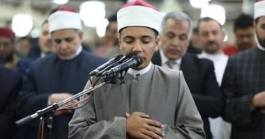 بتوجيهات الإمام الأكبر.. التوأمان «الحسن والحسين» يؤمان المصلين فى الأزهر