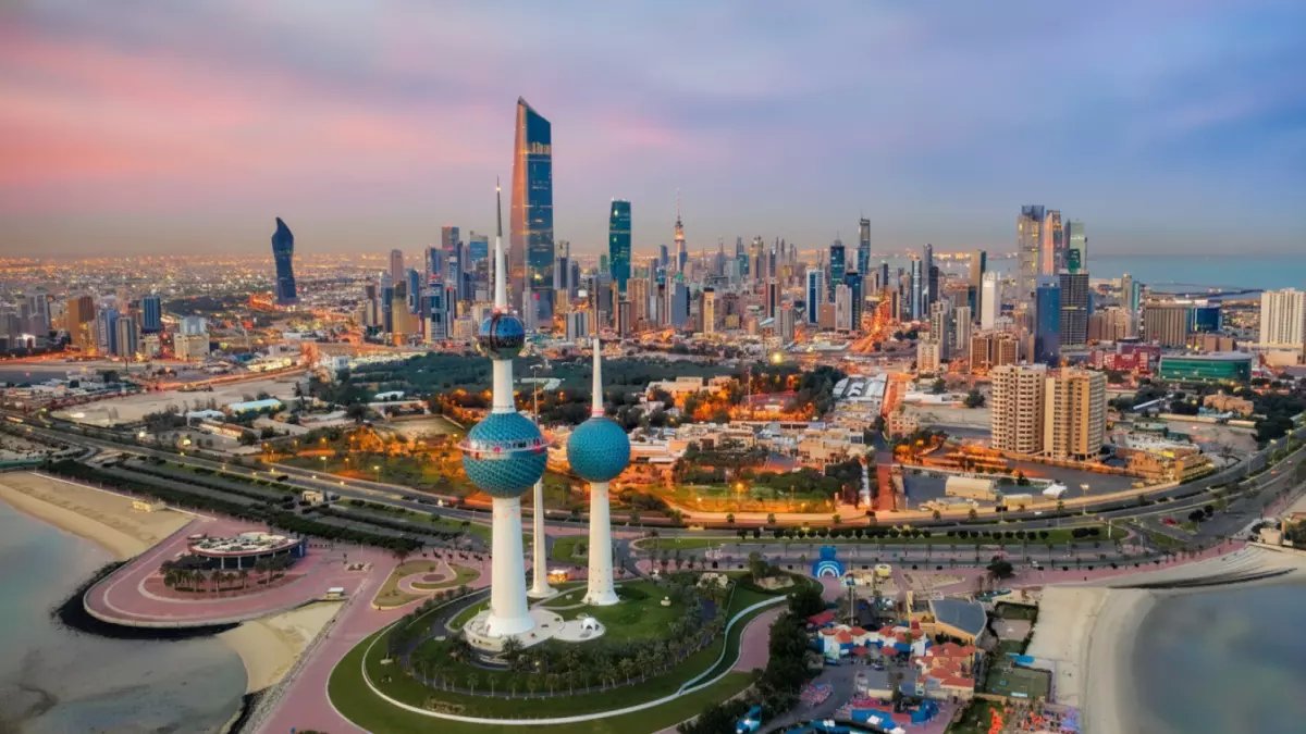 عاجل: الكويت تغلق 120 مهنة حرة أمام الأجانب نهائياً... إليكم القائمة الصادمة للوافدين!