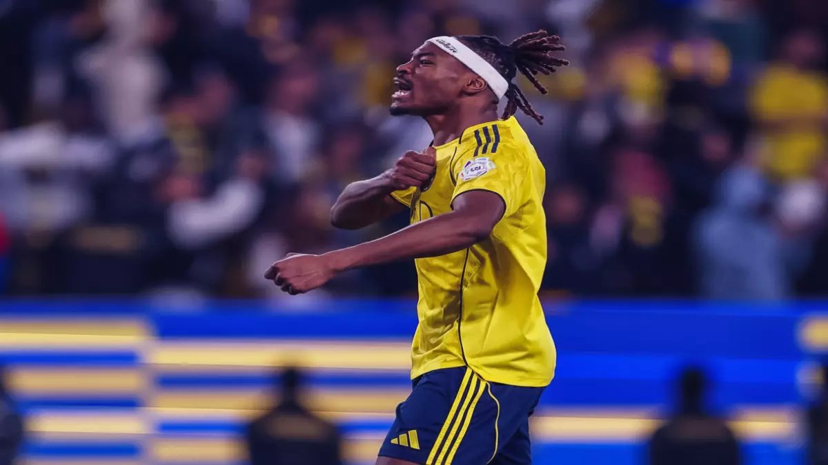 عاجل: في ظل غياب رونالدو.. سيماكان يسحق نيوم في الوقت الضائع ويصعد النصر للصدارة بشق الأنفس!