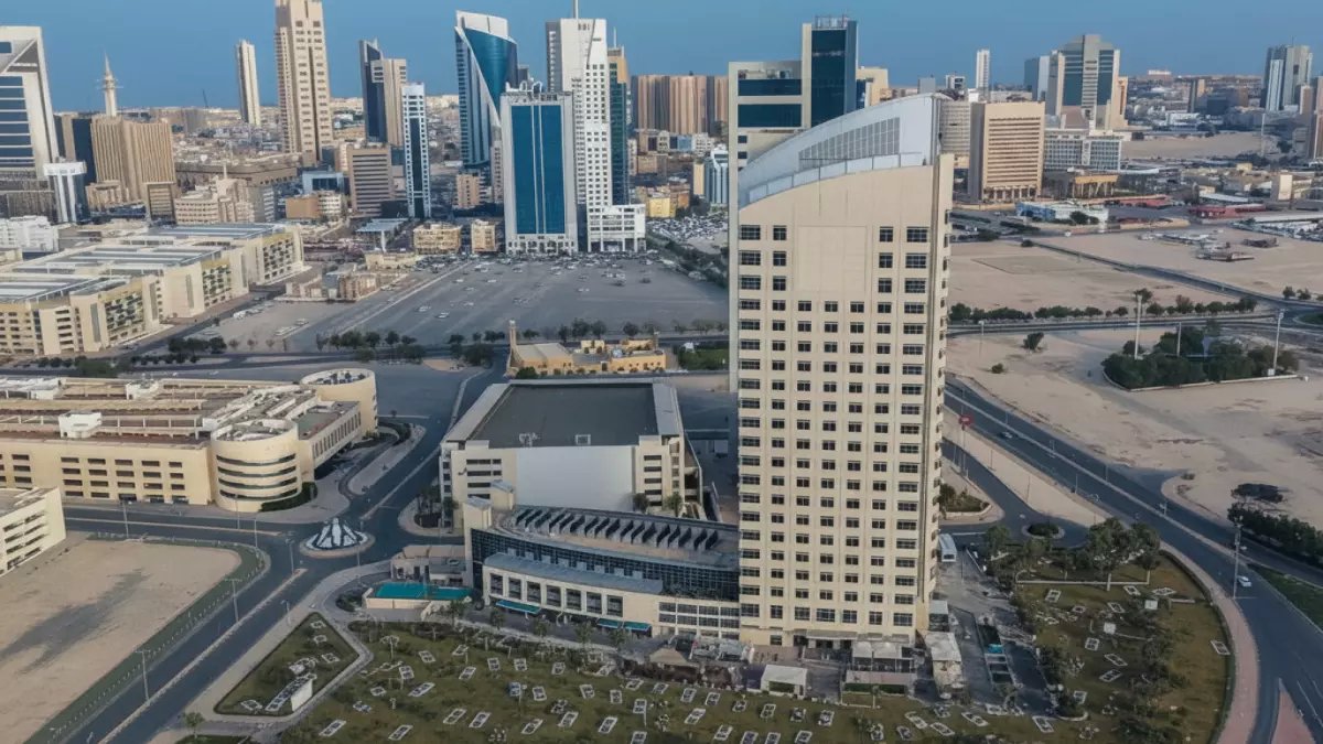 هل أنت منهم؟.. خالد العجمي يحدد الموعد النهائي: 55 عاماً و30 سنة خدمة هي العتبة الوحيدة للتقاعد الإلزامي في 2026