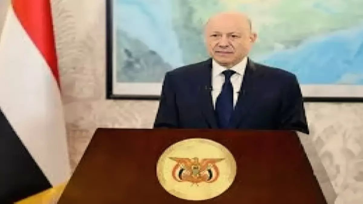 عاجل: العليمي يصدر قرار صادم بالإفراج الفوري عن معتقلي "معاشيق"... هل تنتهي أزمة عدن؟