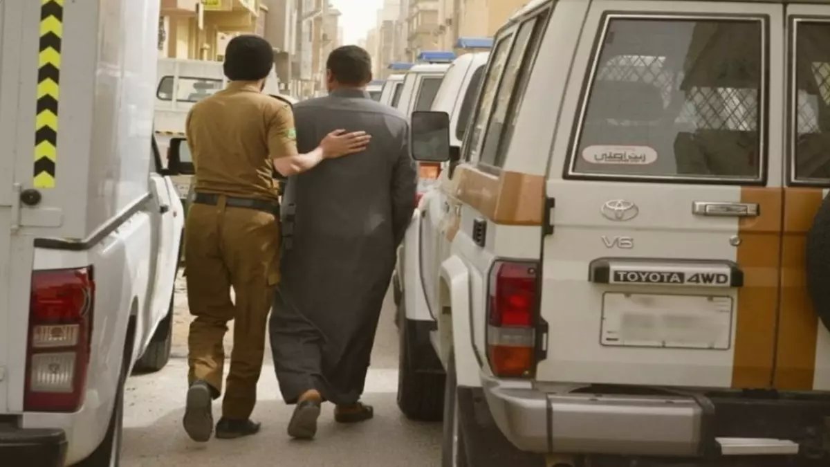 عاجل: السعودية تضبط 21 ألف مخالف خلال أسبوع واحد - عقوبات تصل للسجن 15 سنة!