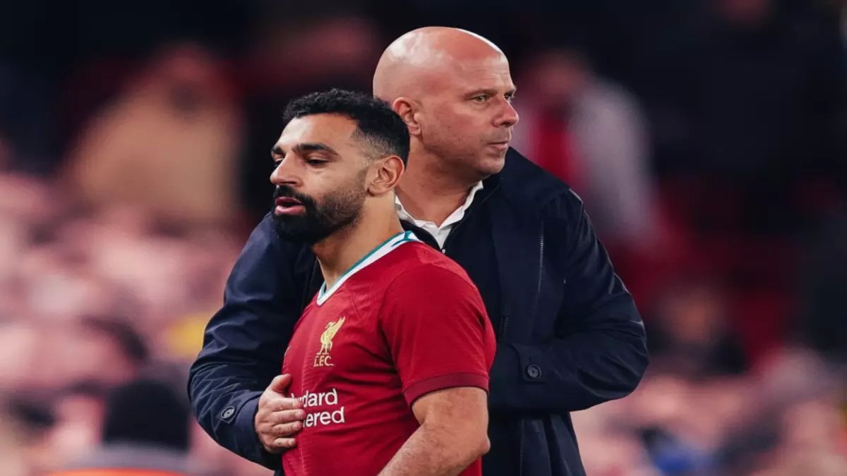 عاجل: سلوت يُصدم الجماهير بتصريح غير متوقع عن صلاح… ويوجه رسالة صارمة للنجم الجديد!