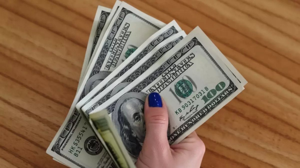 عاجل: الدولار يفاجئ الجميع ويحافظ على 50 جنيه... أسعار صادمة في 4 بنوك مصرية اليوم!