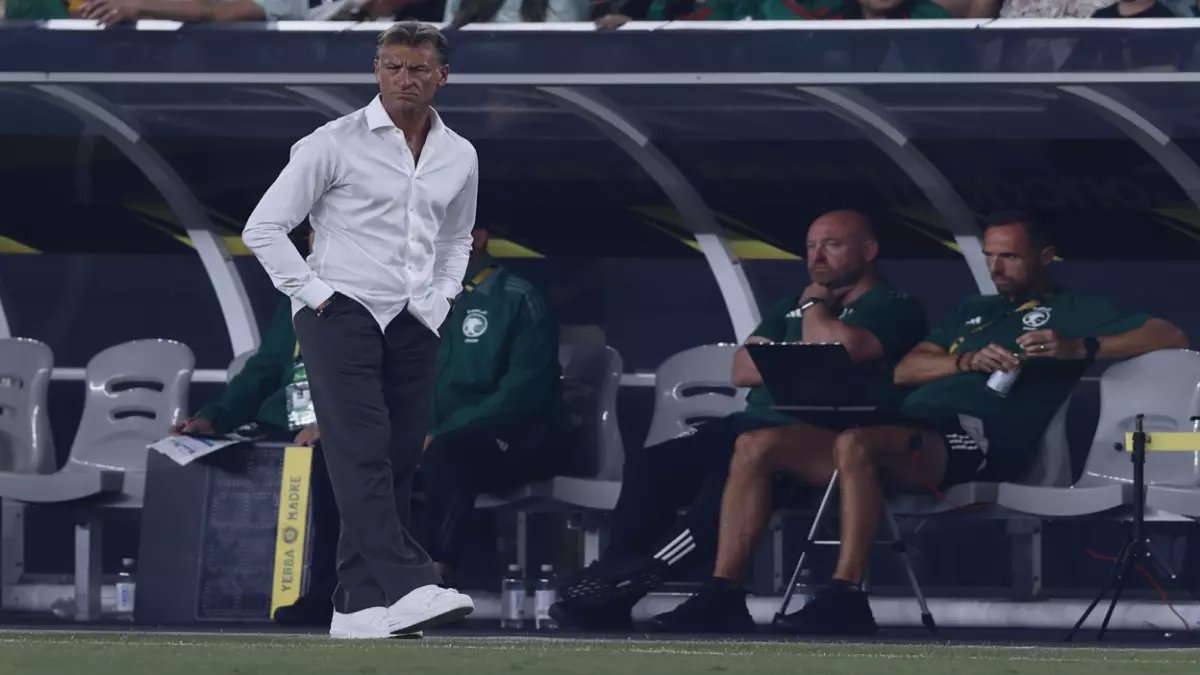 هيرفي رينارد يفجر مفاجأة: هذه قائمة المنتخب السرية لكأس العالم 2026.. والنجم الصاعد سينقذ الأمل الأخضر!