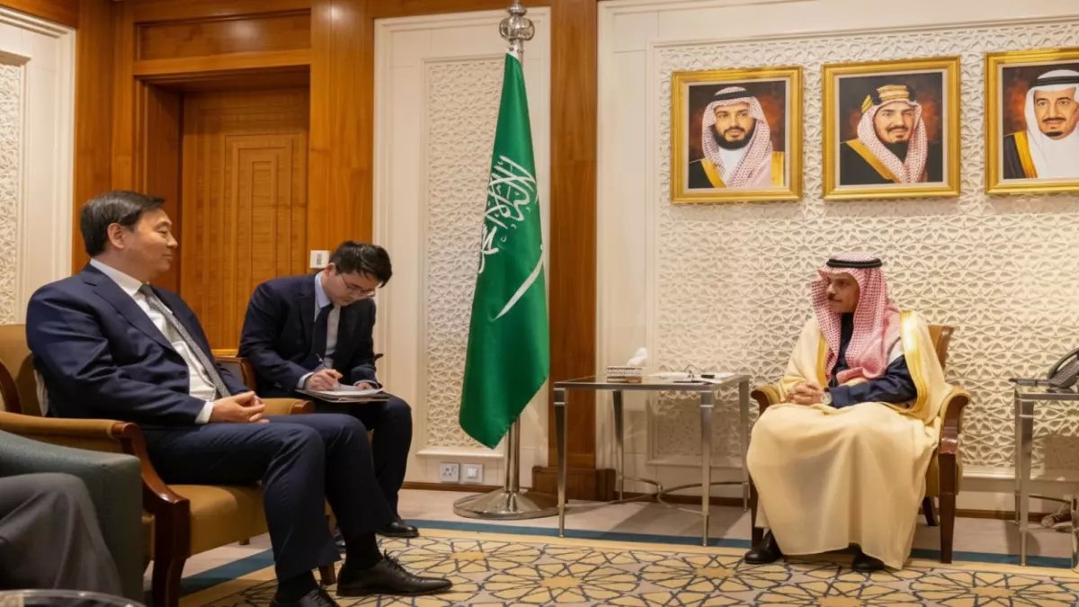 عاجل: وزير الإعلام السعودي يوجه رسالة نارية للخليج - "اتحدوا ضد من يستهدف أمننا!"