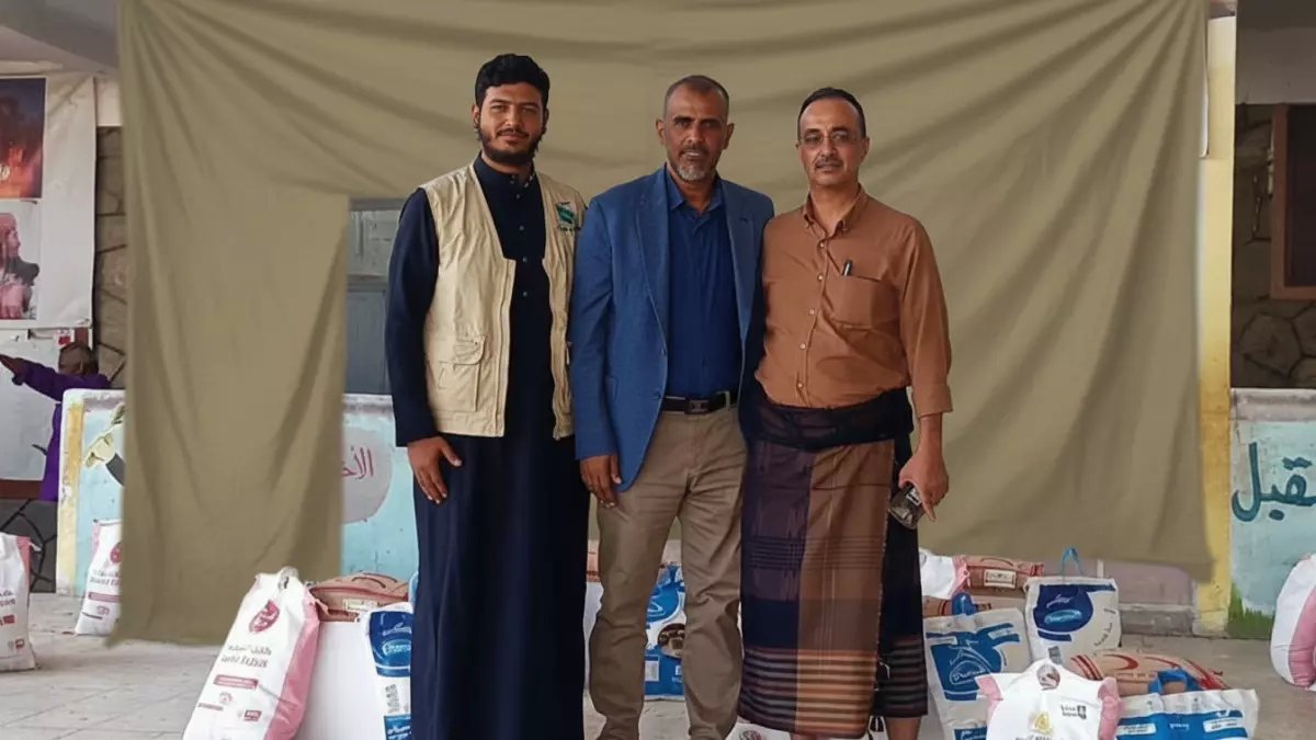 عاجل: السعودية تصدم عدن بـ 6000 سلة غذائية للأطباء والممرضين... حتى المتقاعدين شملهم القرار!