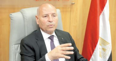 ​محافظ القاهرة في جولة بالأسواق ومواقف السرفيس عقب تعديل أسعار الوقود