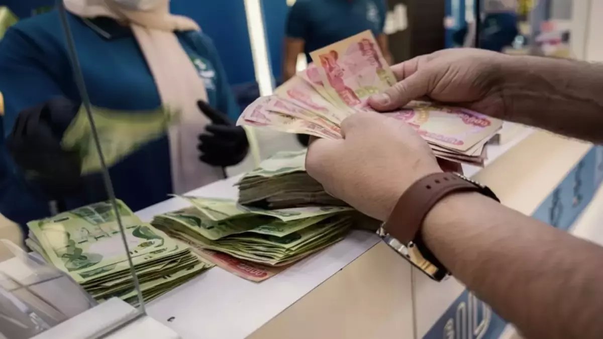 أزمة تهدد راتب مليون موظف عراقي.. لكن هذا ما كشفته 'وزارة المالية' لحلها في 48 ساعة