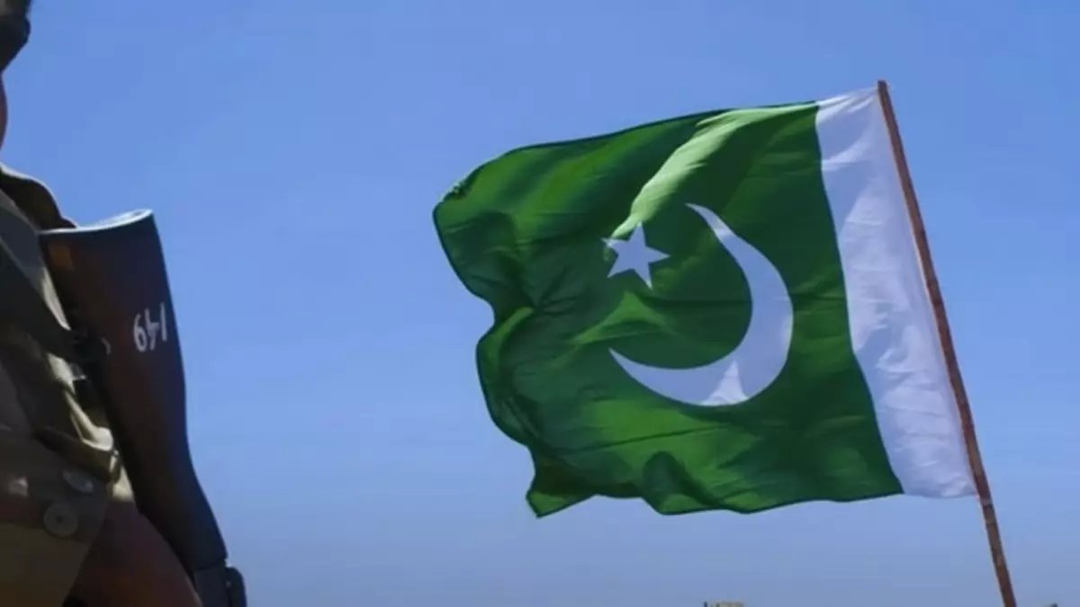 عاجل: باكستان تحول الجامعات إلى التعليم عن بعد وتغلق المدارس… العالم يخسر 20% من النفط!